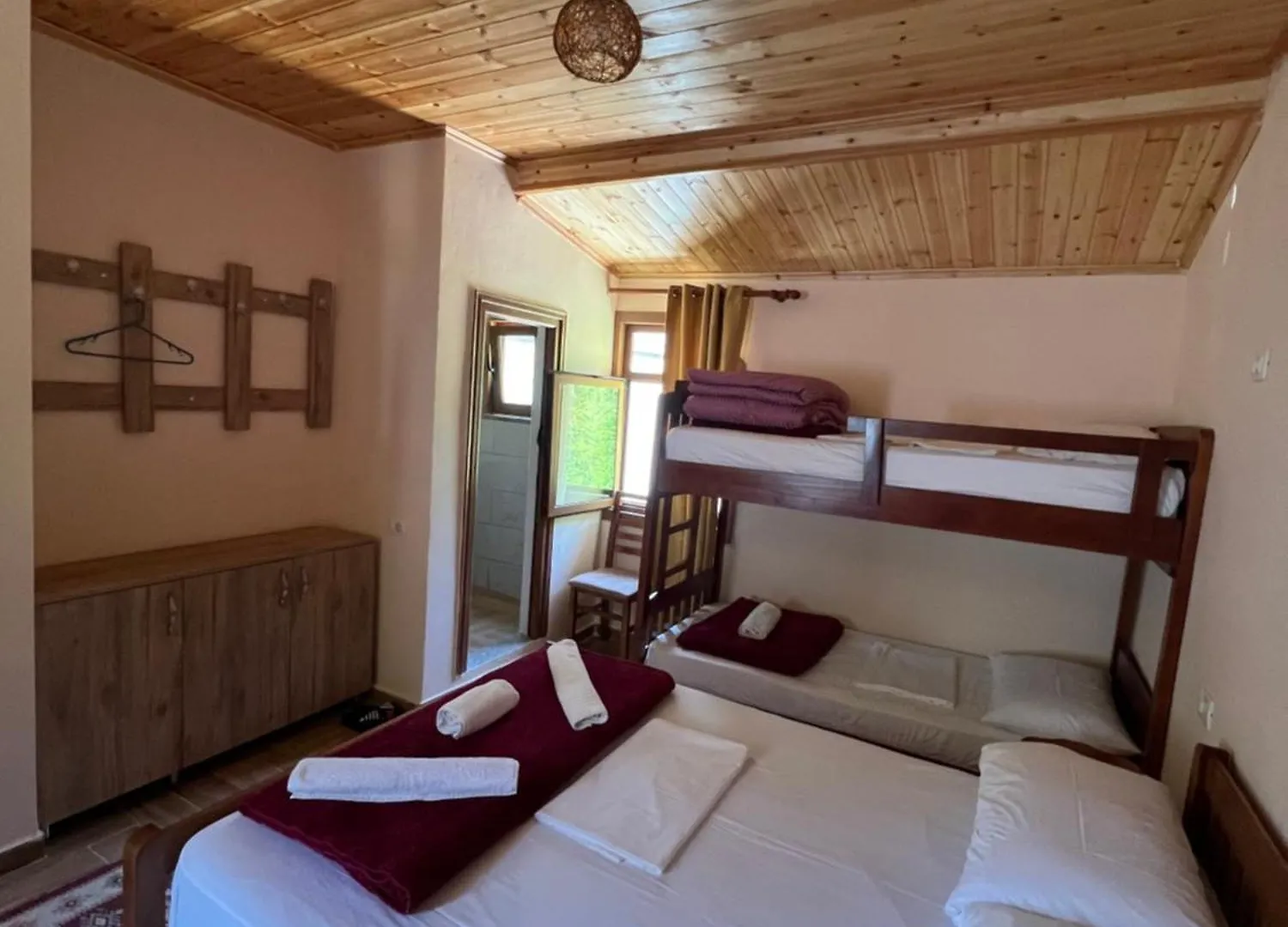 Guest House Shtepiza Theth